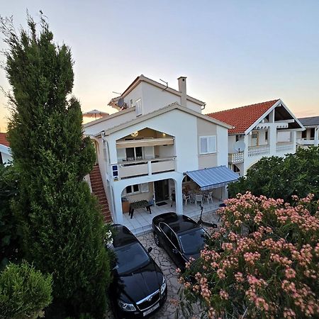 Apartmani Juric Vir Εξωτερικό φωτογραφία